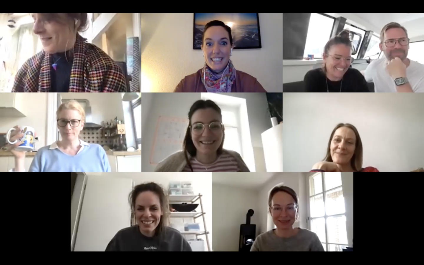 Screenshot aller Teilnehmenden eines Zoom-Meeting